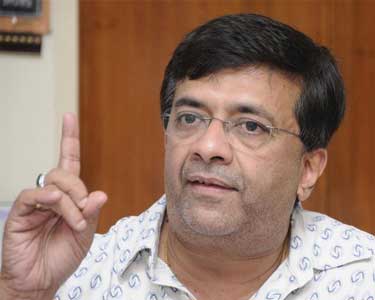 201512160215587734_veteran-actor-Y-G-Mah