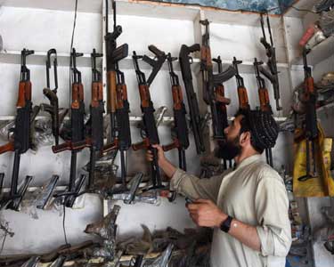 201607291036449171_Guns-cheaper-than-mos