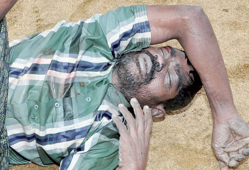 ஏரலில்
வாலிபர் கத்தியால் குத்திக்கொலை ஏரலில்
வாலிபர் கத்தியால் குத்திக்கொலை