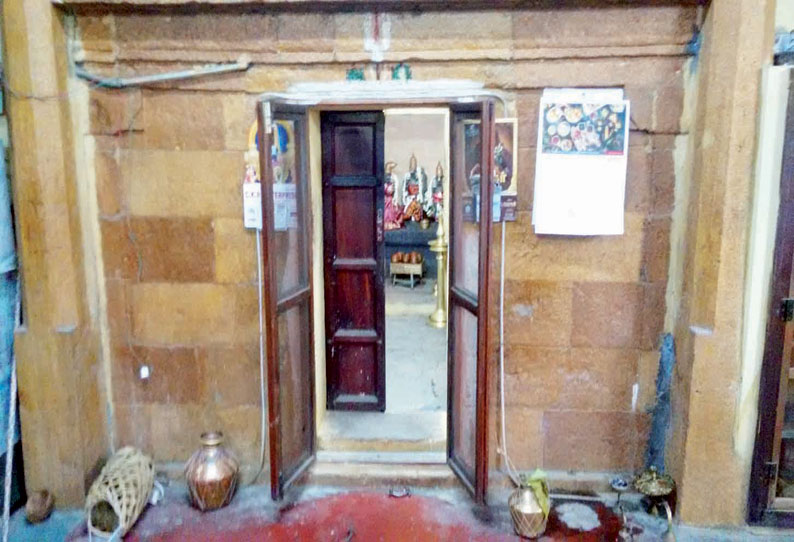தென்திருப்பேரையில் துணிகரம் நகர பஞ்சாயத்து அலுவலகம்– கோவிலில் திருட்டு தென்திருப்பேரையில் துணிகரம் நகர பஞ்சாயத்து அலுவலகம்– கோவிலில் திருட்டு