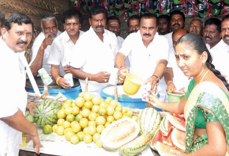 திருப்பூர் புதிய பஸ்நிலையத்தில் அ.தி.மு.க. சார்பில் நீர்மோர் பந்தல்