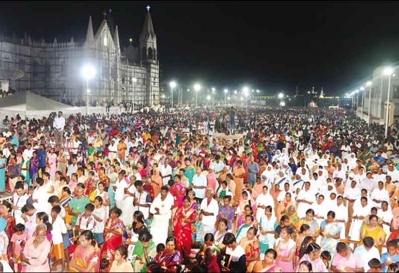 வேளாங்கண்ணி புனித ஆரோக்கியமாதா பேராலயத்தில் ஈஸ்டர் சிறப்பு திருப்பலி