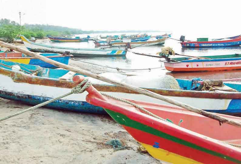 முழு அடைப்புக்கு ஆதரவு தெரிவித்து 10 ஆயிரம் மீனவர்கள் கடலுக்கு செல்லவில்லை