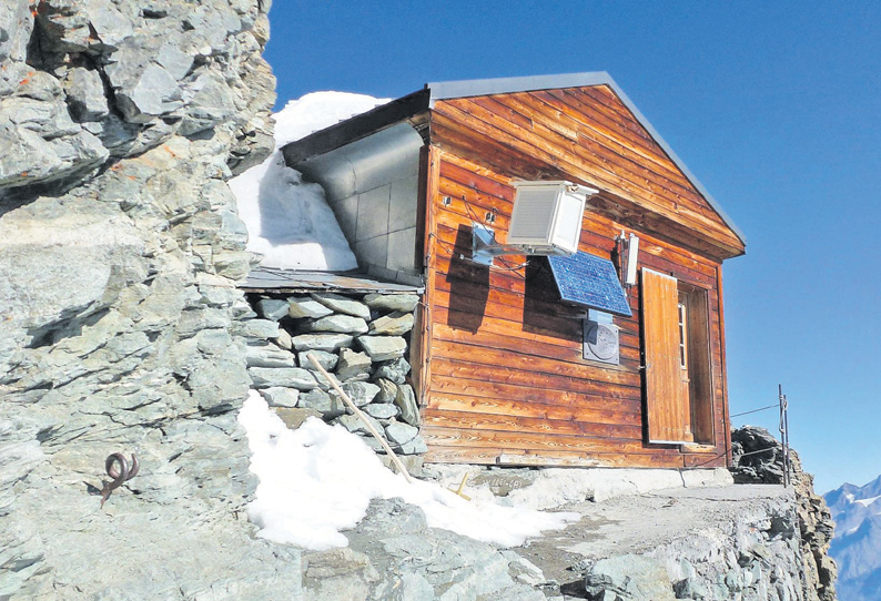 பனிமலையில் தனி வீடு பனிமலையில் தனி வீடு