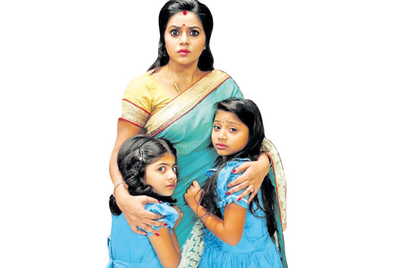 பூர்ணா நடித்த பேய் படம், ராட்சஷி - குந்தி என்ற பெயரில் தமிழில் வருகிறது 201804080321085752_The-movie-starring-Poorna-Rakshashi--Kunti-comes-in-Tamil_SECVPF