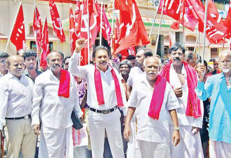 காவிரி மேலாண்மை வாரியம் அமைக்க வலியுறுத்தி ரெயில் மறியல் போராட்டத்தில் ஈடுபட முயற்சி