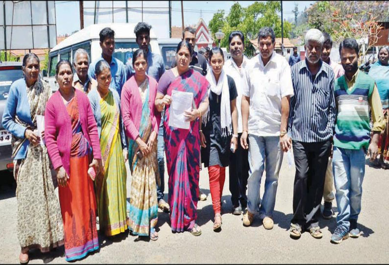 ஊட்டி கீழ்கோடப்பமந்து பகுதியில் பழுதடைந்த சாலையை சீரமைக்க வேண்டும், கலெக்டரிடம் மனு