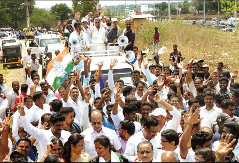 சாமுண்டீஸ்வரி தொகுதியில் சித்தராமையா-குமாரசாமி போட்டி பிரசாரம்