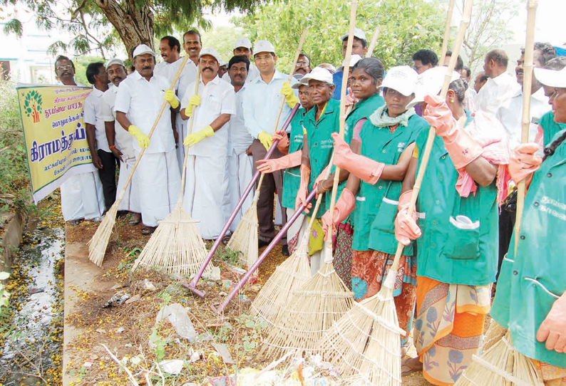 கோவில்பட்டியில் தூய்மை பாரதநாள் விழா அமைச்சர் கடம்பூர் ராஜூ சுகாதார பணிகளை தொடங்கி வைத்தார்