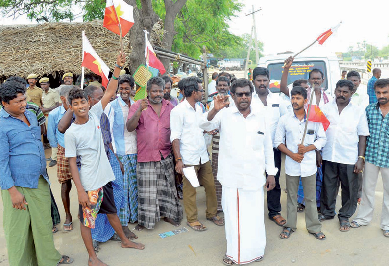 தூத்துக்குடி அருகே சோரீஸ்புரத்தில் ஸ்டெர்லைட் ஆலையை மூடக்கோரி பொதுமக்கள் போராட்டம்