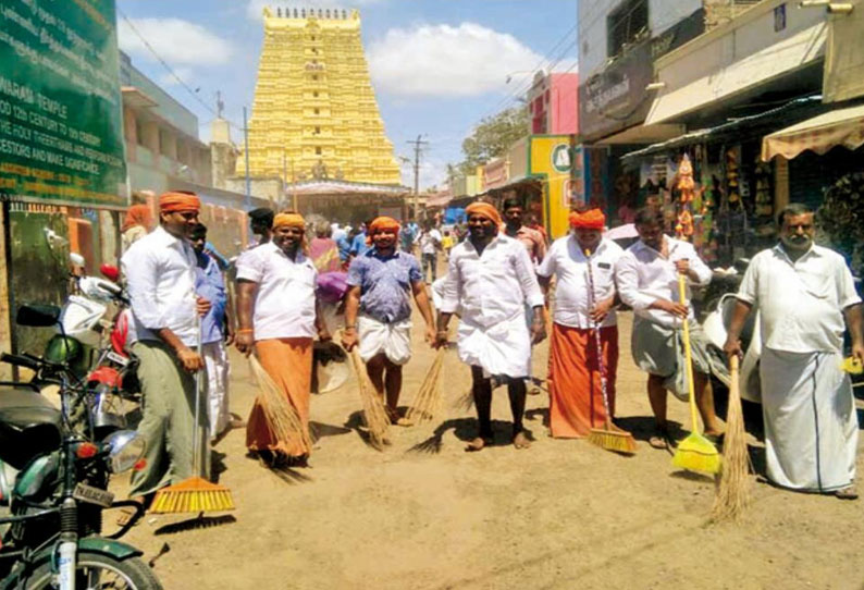 அக்னி தீர்த்த கடற்கரை சாலையை சீரமைக்காததால் நெடுஞ்சாலை துறையினர் மீது இந்துமக்கள் கட்சியினர் போலீசில் புகார்