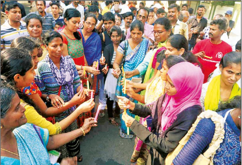 பாலியல் வன்கொடுமையை தடுக்க வலியுறுத்தி காதுகேளாதோர், வாய்பேச முடியாதோர் அமைதி ஊர்வலம்