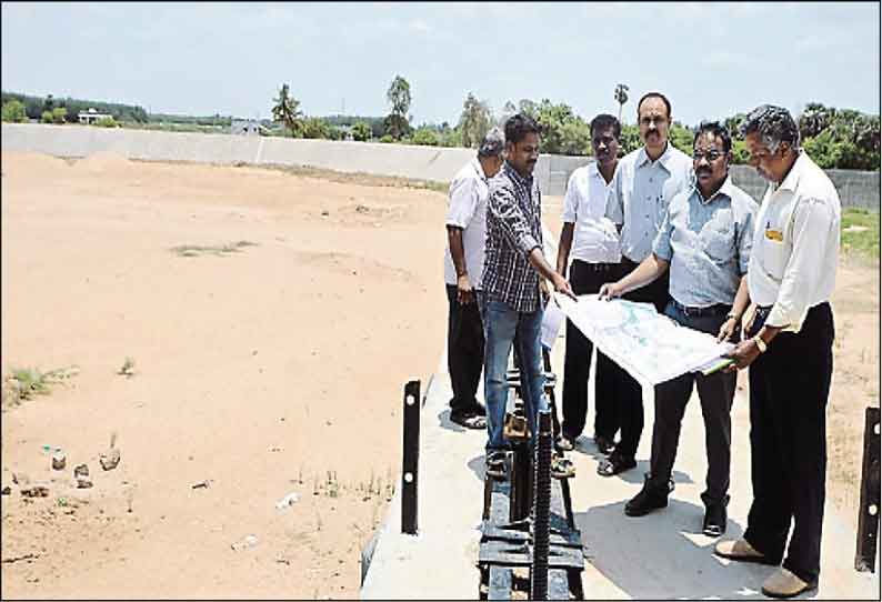 மாவட்டத்தில் நடைபெற்று வரும் வளர்ச்சித்திட்ட பணிகளை கலெக்டர் ஆய்வு