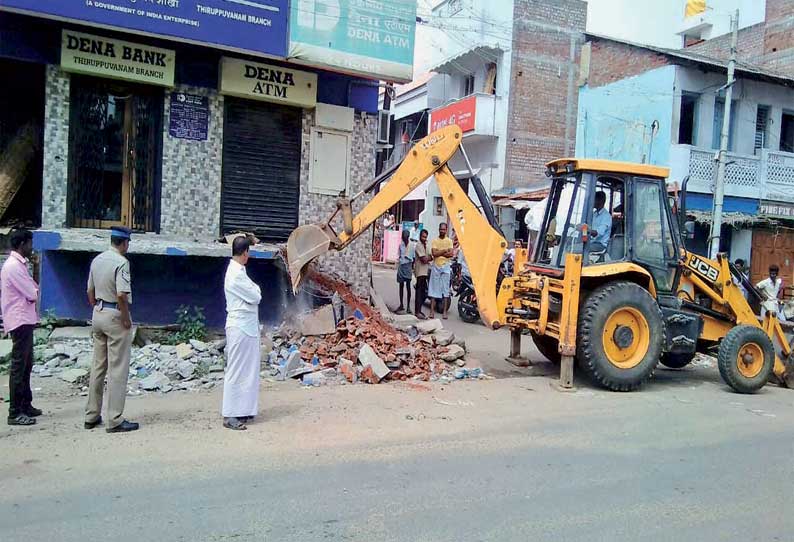 திருப்புவனத்தில் ஆக்கிரமிப்புகள் அகற்றம்