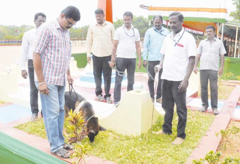 சுதந்திர தினத்தையொட்டி புதுக்கோட்டையில் இன்று கலெக்டர் கணேஷ் தேசிய கொடியை ஏற்றுகிறார்