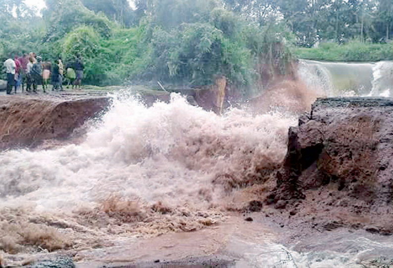 கனமழை காரணமாக கன்னியாகுமரியில் பள்ளி, கல்லூரிகளுக்கு நாளை விடுமுறை - மாவட்ட ஆட்சியர்