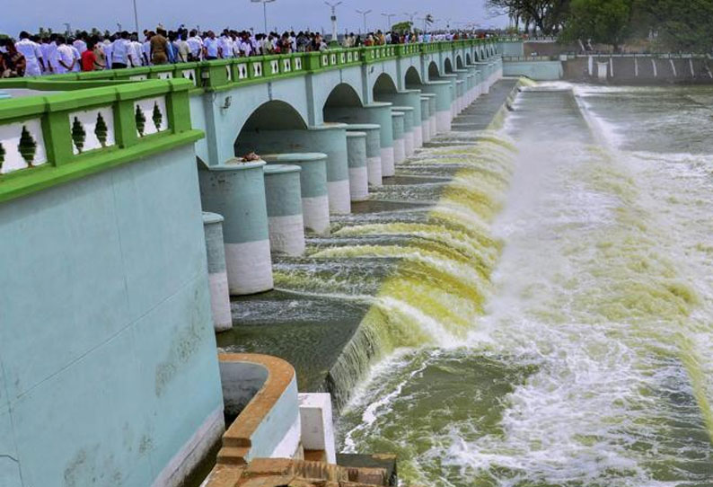 கே.ஆர்.எஸ்., கபினி அணைகளில் இருந்து தமிழகத்திற்கு வினாடிக்கு 1.62 லட்சம் கனஅடி தண்ணீர் திறப்பு