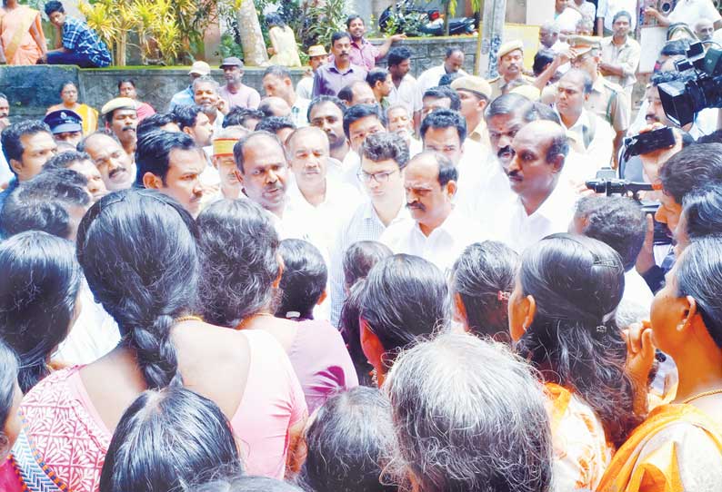 குமரி மாவட்டத்தில் வெள்ளம் பாதித்த பகுதிகளை 2 அமைச்சர்கள் பார்வையிட்டனர்