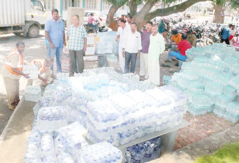 குமரியில் இருந்து கேரளாவுக்கு ரூ.1 கோடி நிவாரண பொருட்கள்