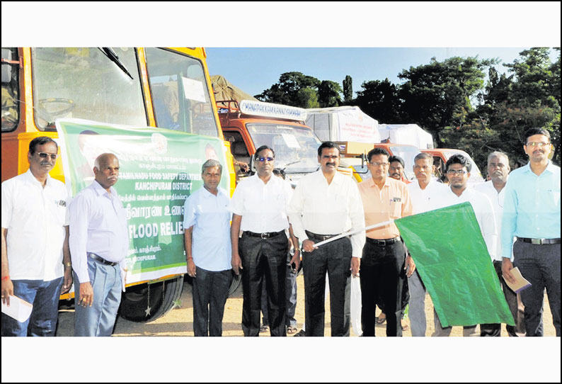 காஞ்சீபுரம் மாவட்ட நிர்வாகம் சார்பில் கேரளாவுக்கு ரூ.1¾ கோடி நிவாரண பொருட்கள்