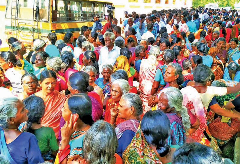 ஸ்டெர்லைட் ஆலையை மீண்டும் திறக்க வேண்டும் தூத்துக்குடி கலெக்டர் அலுவலகத்தில் திரண்ட கிராம மக்கள் வலியுறுத்தல்