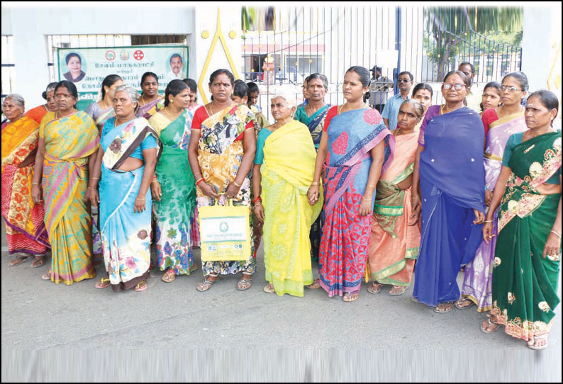 சாக்கடை கால்வாய் வசதி கேட்டு மாநகராட்சி அலுவலகத்தை பொதுமக்கள் முற்றுகை