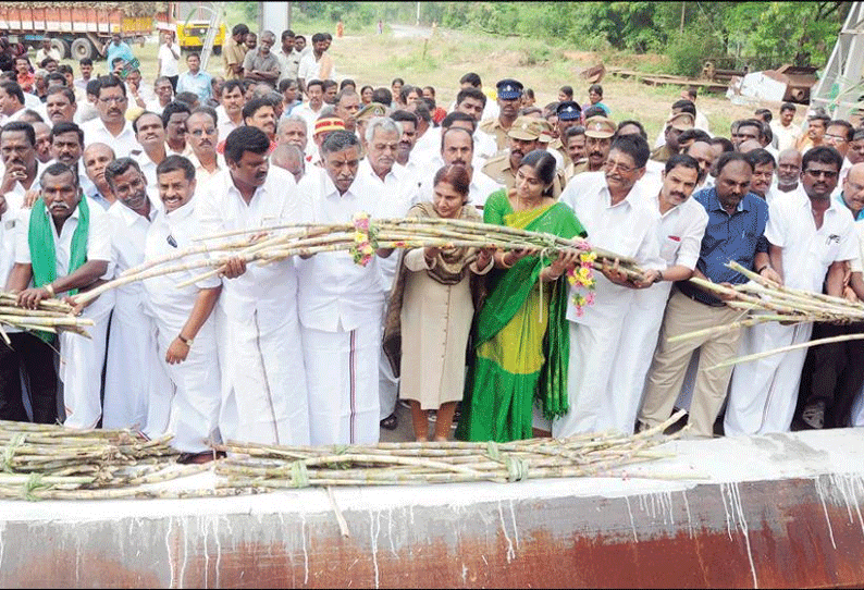 கோபாலபுரம் சுப்பிரமணிய சிவா கூட்டுறவு சர்க்கரை ஆலையில் கரும்பு அரவை பணி அமைச்சர் கே.பி.அன்பழகன் தொடங்கி வைத்தார்