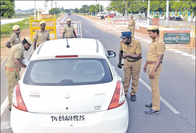 ஸ்டெர்லைட் ஆலையை திறக்க உத்தரவு: தூத்துக்குடியில் 2-வது நாளாக பலத்த போலீஸ் பாதுகாப்பு வெளியாட்கள் தங்கி உள்ளனரா? என விடுதிகளில் சோதனை