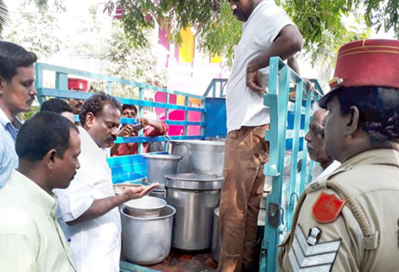 அரசு பள்ளிகளில் தரமான மதிய உணவு வழங்க வேண்டும்; அமைச்சர் கமலக்கண்ணனிடம் தனவேலு எம்.எல்.ஏ. வலியுறுத்தல்