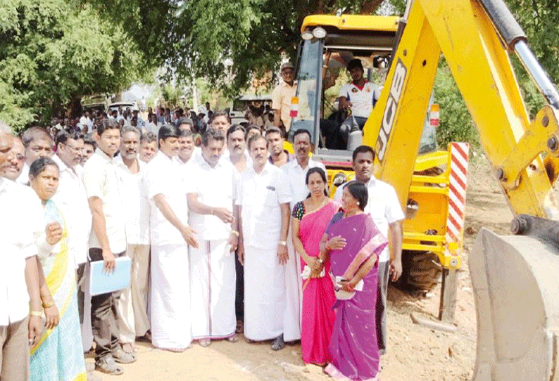 மேல்கொல்லப்பல்லி கொட்டாற்றில் ரூ.1 கோடியில் பாலம் கட்டும் பணிகள் தொடக்கம்