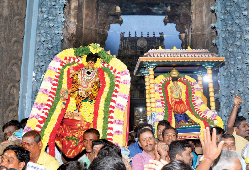 வேலூர் கோட்டை ஜலகண்டேஸ்வரர் கோவிலில் ஆருத்ரா தரிசன விழா திரளான பக்தர்கள் கலந்து கொண்டனர்