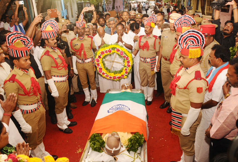 அரசு மரியாதையுடன் எழுத்தாளர் பிரபஞ்சன் உடல் தகனம்