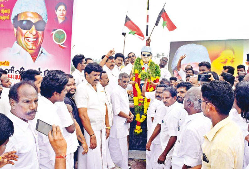 கட்சியை பாதுகாக்க வேண்டுமானால் அ.தி.மு.க.வினர் அனைவரும் பேராசையை கைவிட வேண்டும் - திவாகரன் பேட்டி