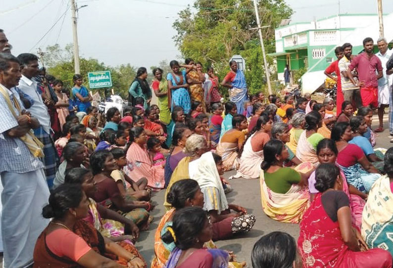 அனைவருக்கும் நிவாரணம் கேட்டு 5 இடங்களில் பொதுமக்கள் சாலை மறியல்