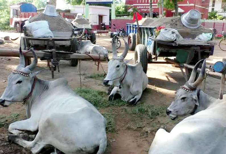 வெள்ளாற்றில் மணல் அள்ளுவது தொடர்பாக மாட்டுவண்டி தொழிலாளர்கள் இடையே மோதல்