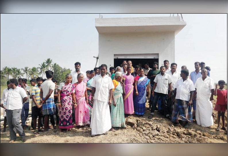 புதிதாக திறக்கப்பட்ட டாஸ்மாக் கடையை பொதுமக்கள் முற்றுகை வடமாதிமங்கலத்தில் பரபரப்பு