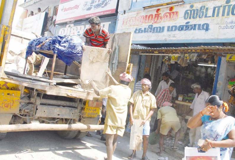 தபால் நிலையம் அருகே ஆக்கிரமிப்புகள் அகற்றம் நகராட்சி நிர்வாகம் நடவடிக்கை