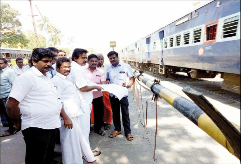 சத்திரப்பட்டி ரெயில்வே மேம்பால கட்டுமான பணி ஏப்ரல் மாதம் தொடங்கும் தங்கப்பாண்டியன் எம்.எல்.ஏ. தகவல்