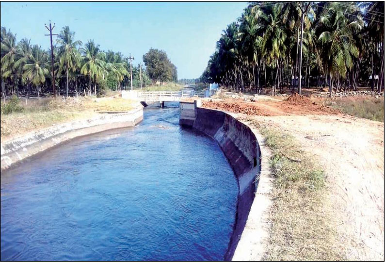 திருமூர்த்தி அணை அருகே உடைப்பு பகுதி சீரமைக்கப்பட்டதால் பி.ஏ.பி.கால்வாயில் தண்ணீர் திறக்கப்பட்டது