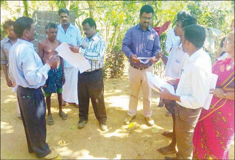 கூடலூர் பகுதியில் பிரிவு-17 நிலத்தில் வசிக்கும் 557 ஆதிவாசி குடும்பங்களுக்கு மின் இணைப்பு வழங்க அதிகாரிகள் ஆய்வு