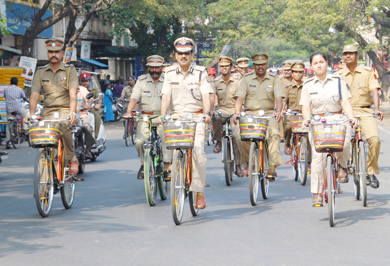 புதுவையில் போலீசார் விழிப்புணர்வு சைக்கிள் பேரணி