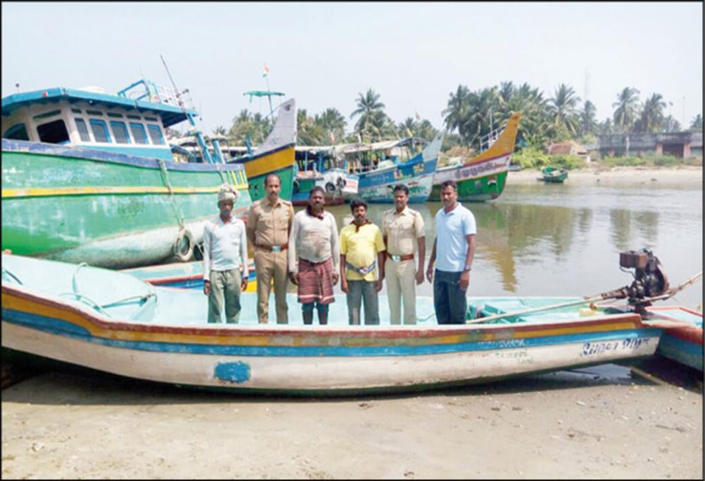 என்ஜின் பழுதானதால் படகு நின்றது: நடுக்கடலில் தத்தளித்த 4 மீனவர்கள் மீட்பு