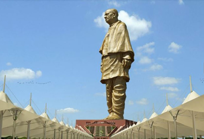 182 மீட்டர் உயரம் கொண்ட சர்தார் வல்லபாய் படேல் சிலை அக்டோபர் 31-ல் திறக்கப்படும்: குஜராத் அரசு 201802141959236527_Statue-of-Unity-to-be-ready-for-inauguration-on-Oct-31_SECVPF