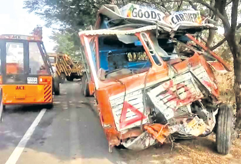 சரக்குவேன் மீது லாரி மோதி விபத்து டிரைவர், கிளீனர் சாவு பால்கரில் பரிதாபம்