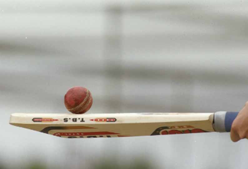 விஜய் ஹசாரே கோப்பை கிரிக்கெட் இறுதிப்போட்டியில் சவுராஷ்டிரா