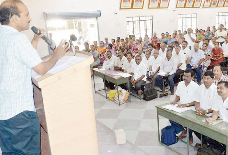 முதன்மை கண்காணிப்பாளரை தவிர எவரும் தேர்வு அறைக்குள் செல்போன் கொண்டு செல்ல அனுமதி இல்லை