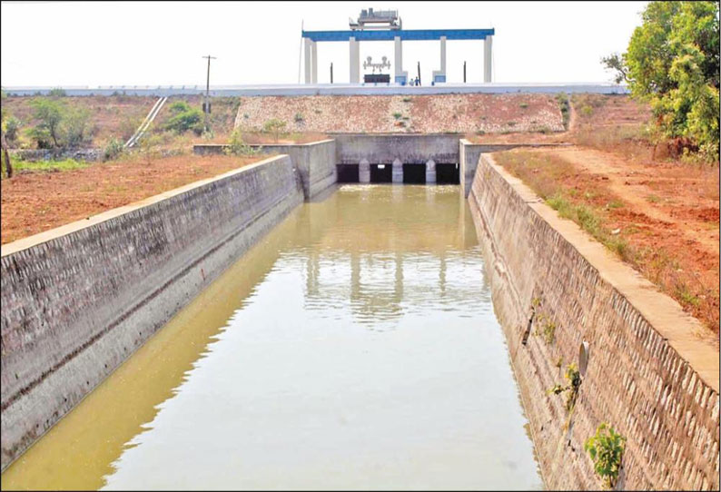 பூண்டி ஏரியில் இருந்து புழல் ஏரிக்கு தண்ணீர் திறப்பு