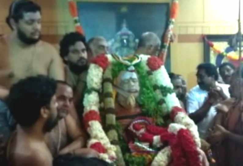 காஞ்சி மடாதிபதி ஸ்ரீ ஜெயேந்திரசரஸ்வதிகள்  201802281044459529_Shankaracharya-Jayendur-The-body-was-placed-for-tribute-Life_SECVPF