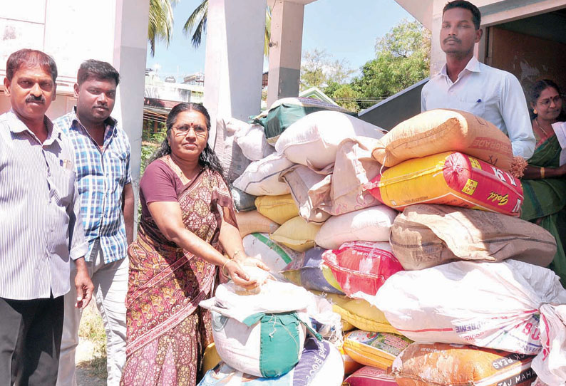 பஸ் மூலமாக கேரளாவுக்கு கடத்த முயன்ற ரே‌ஷன் அரிசி, கோதுமை பறிமுதல்