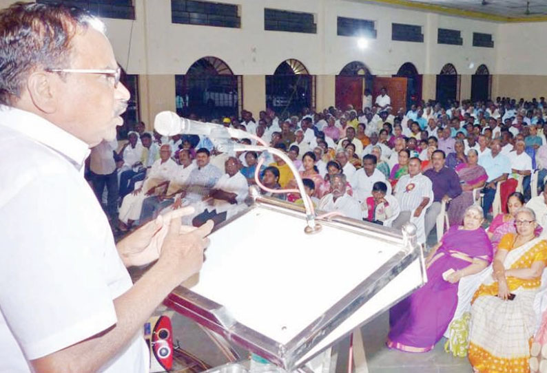 இலக்கியத்தை வரலாற்றோடு பொருத்தி பார்க்கக்கூடாது தர்மபுரியில் தமிழருவி மணியன் பேச்சு